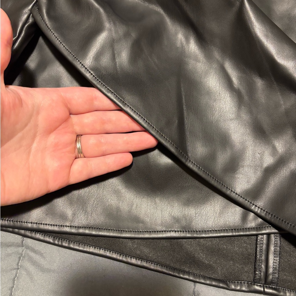 CIDER NWT Women’s Plus Black Faux Leather Mini Skirt Size 3XL - Picture 5 of 8